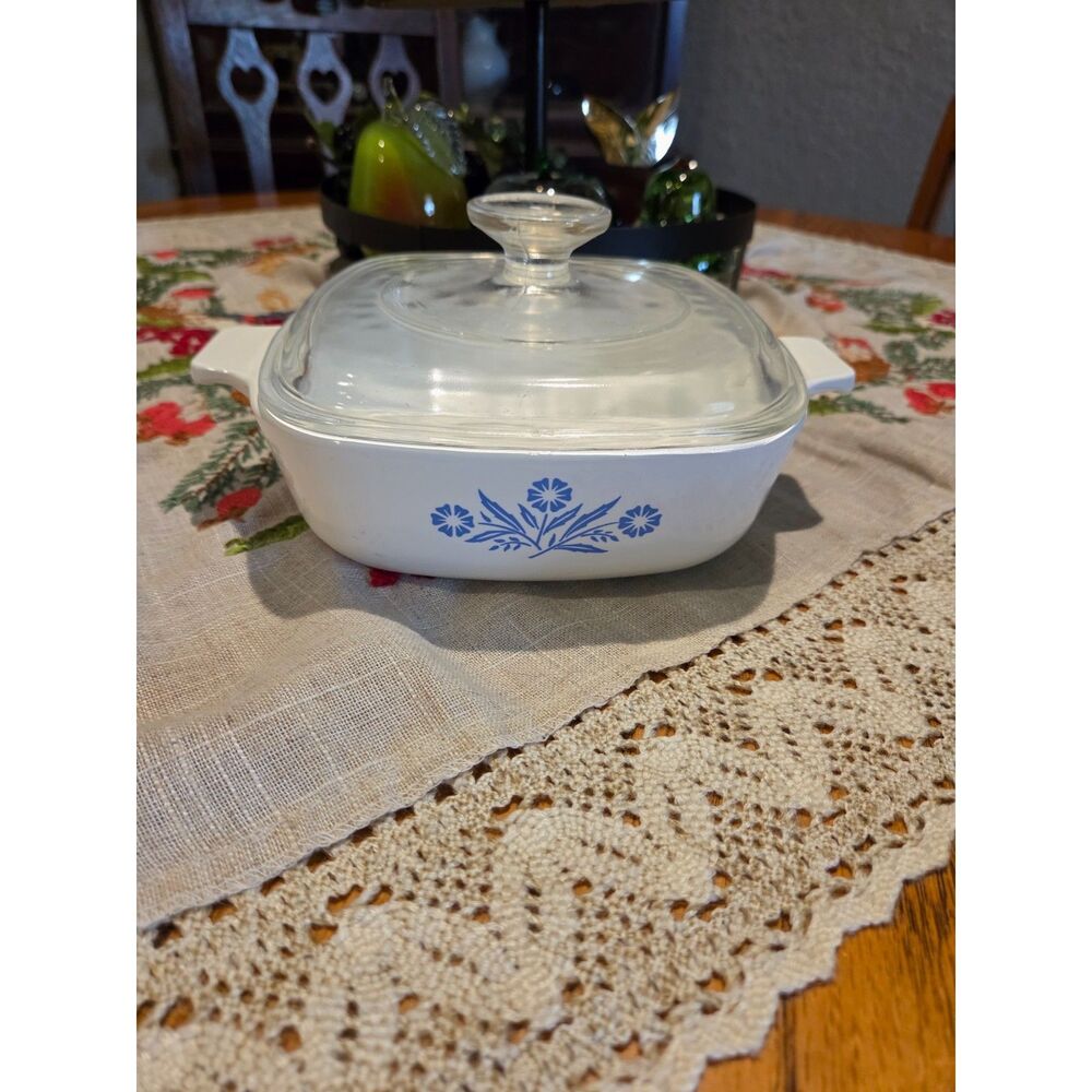 Vintage Cornflower 1 quart dish